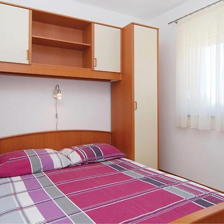 2 Bedroom Nice Apartment In Вир Экстерьер фото